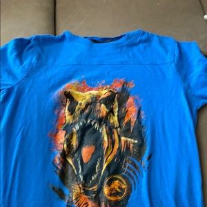4/$25🌟🌟Jurassic World T-shirt